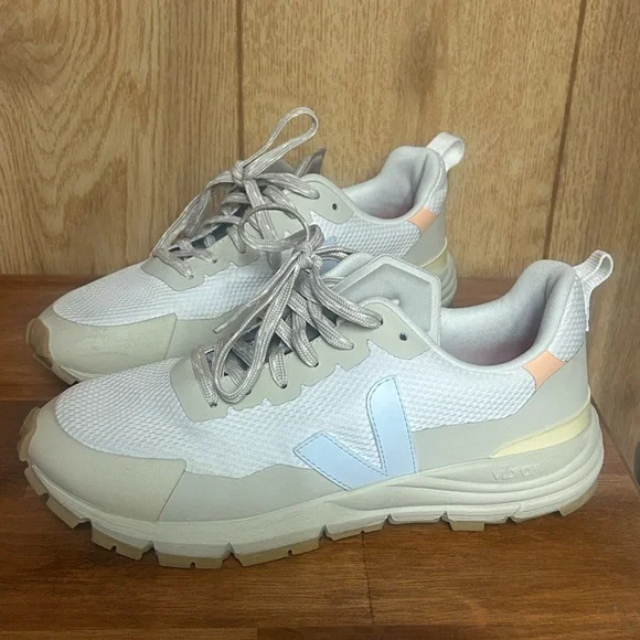 VEJA DEKKAN ALVEOMESH GRAVEL ICE SIZE 9 - Picture 2 of 13